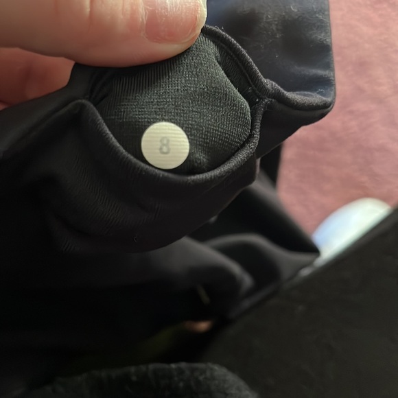 Lululemon split hem cropped Capri leggings in black - Picture 3 of 3